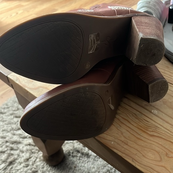 EUC Jessica Simpson Cognac Butterfly Caralee Boots 8.5 - Picture 4 of 7